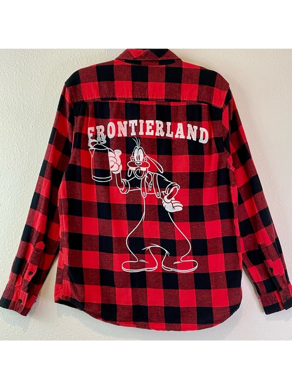 Disney Frontierland Goofy Flannel Button Down Shirt Red Black Plaid Check Medium